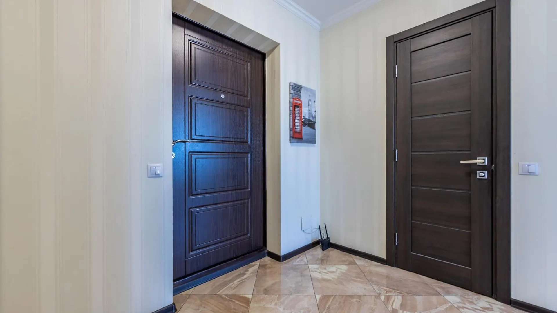 1-К Люкс В 2 Мин Від М Чернігівська Apartment Kyiv
