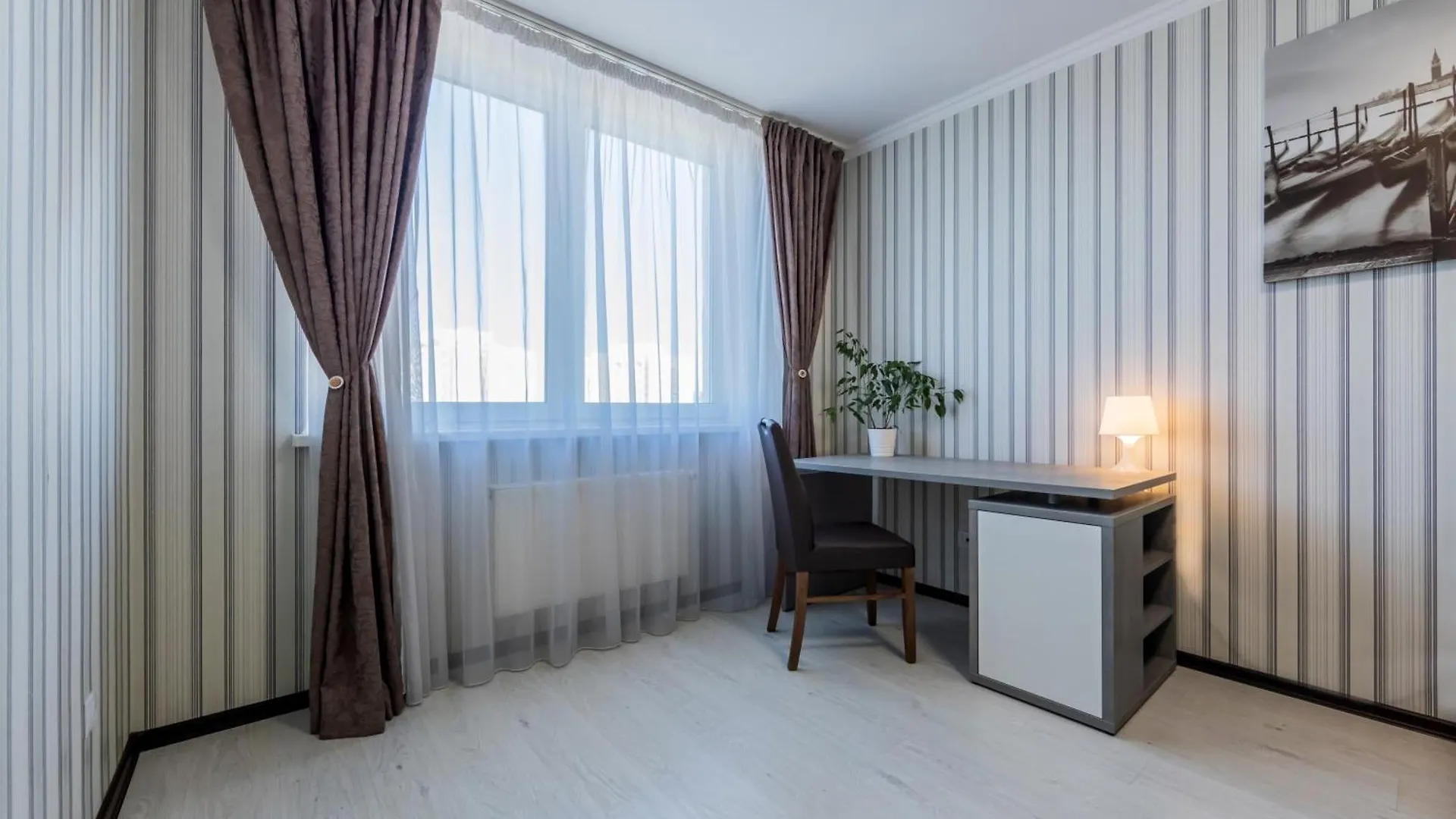 1-К Люкс В 2 Мин Від М Чернігівська Apartment Kyiv