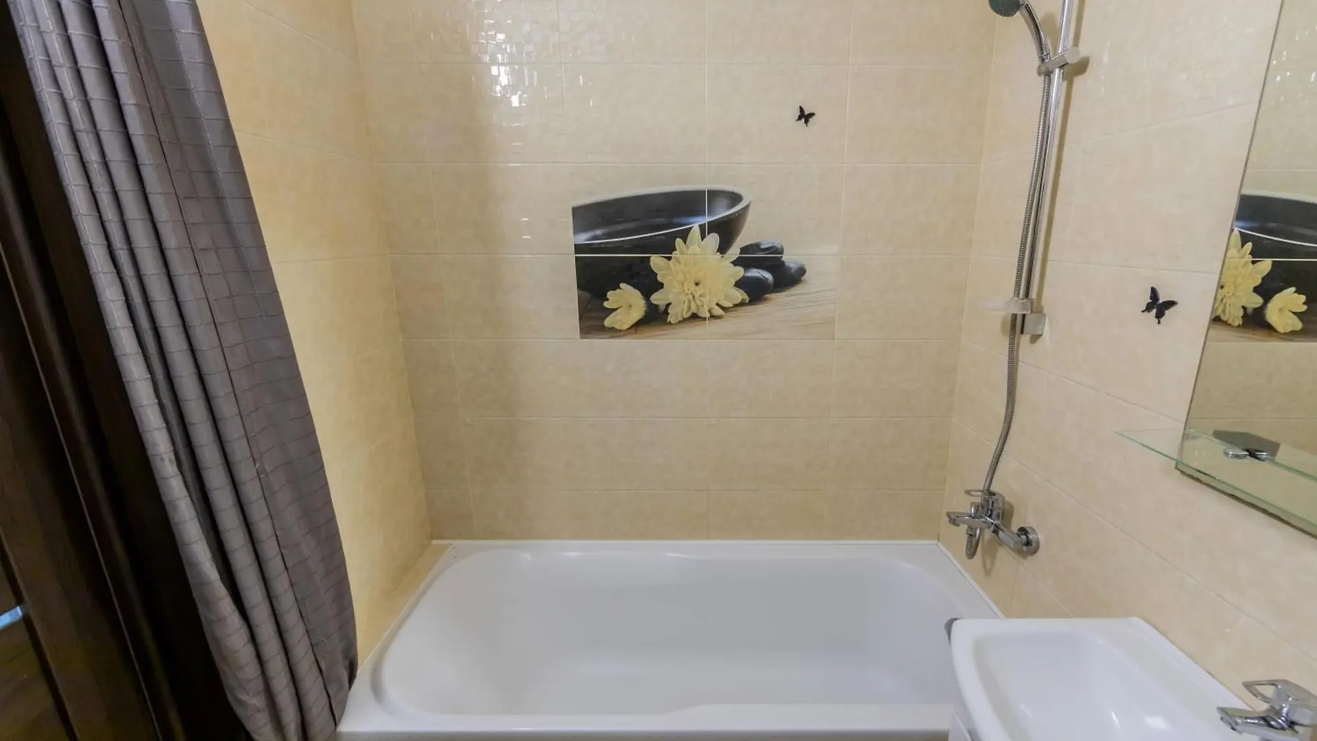 1-К Люкс В 2 Мин Від М Чернігівська Apartment Kyiv Ukraine