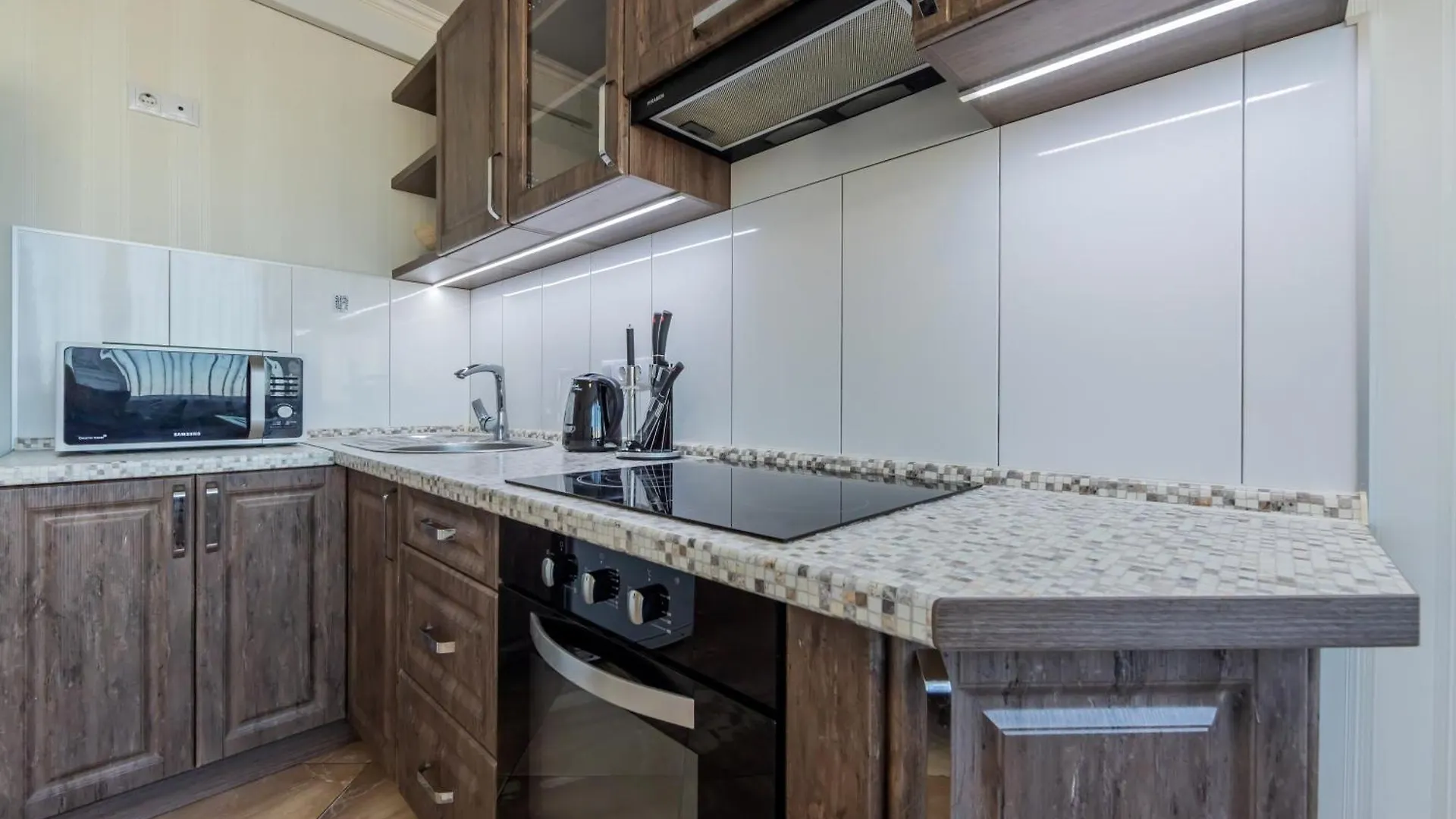 1-К Люкс В 2 Мин Від М Чернігівська Apartment Kyiv