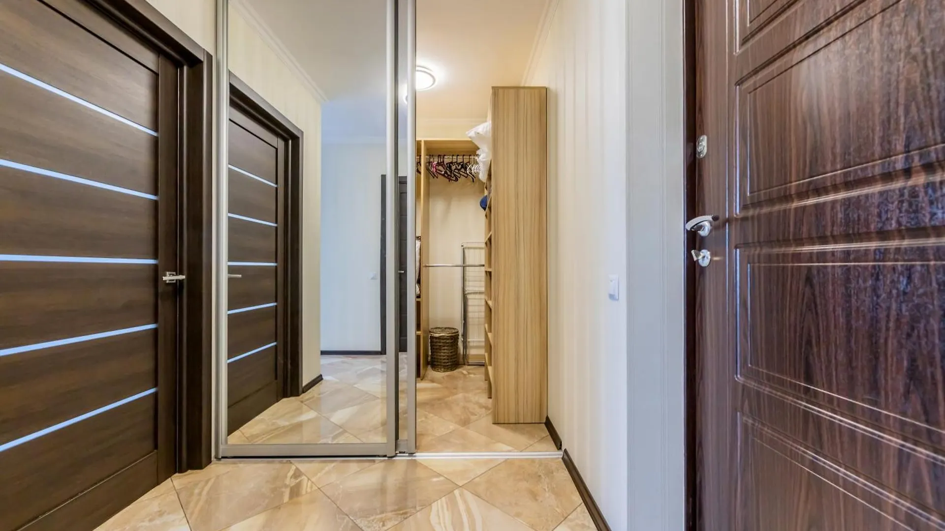 Apartmán 1-К Люкс В 2 Мин Від М Чернігівська Kyjev 0*,  Ukrajina