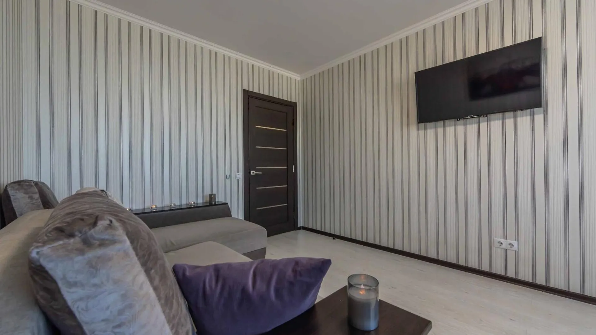 Apartmán 1-К Люкс В 2 Мин Від М Чернігівська Kyjev